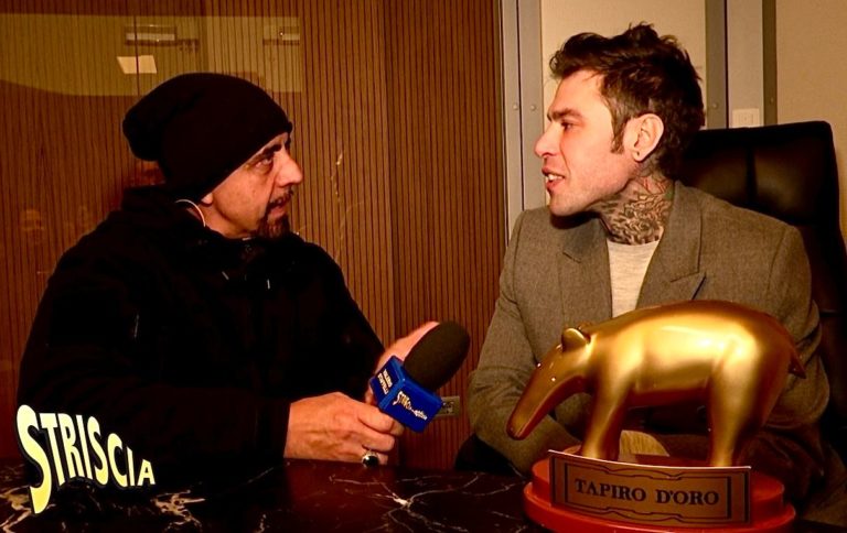 Fedez riceve il Tapiro dOro d.jpg