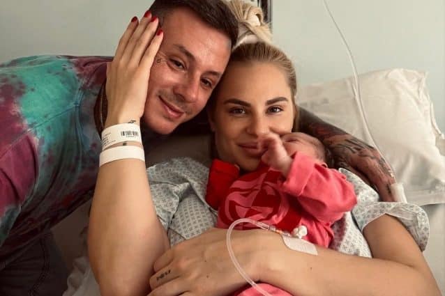 Francesca Brambilla mostra per la prima volta la foto con Amaya Luce e il fidanzato dopo il parto 1 Francesca Brambilla mostra per.jpg