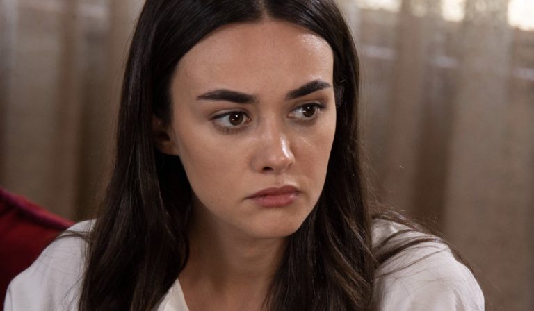 Hande Soral lascia Terra Amara.jpg