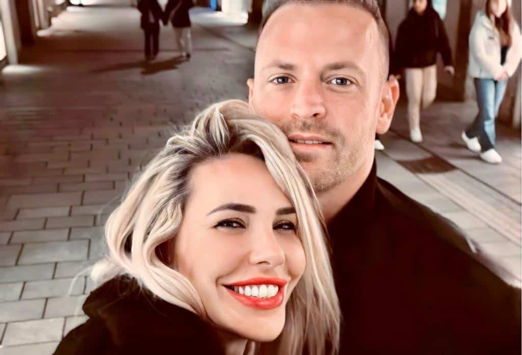 Ilary Blasi aspetta un figlio .jpg