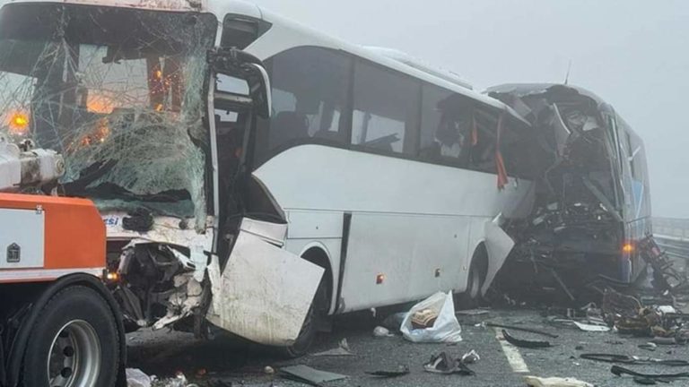 Incidente autostradale in Turchia: 10 morti e 57 feriti a causa della nebbia 1 Incidente autostradale in Turc.jpg