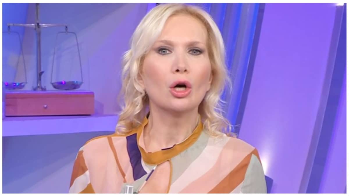 La gaffe di Vira Carbone su Ra.jpg