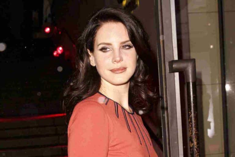 Lana Del Rey in concerto lev.jpg