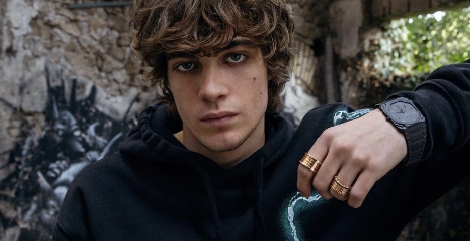 Lorenzo Zurzolo tra gli uomin.jpg