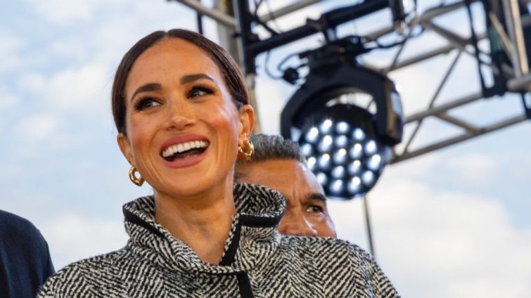 Meghan Markle risplende la su.jpg