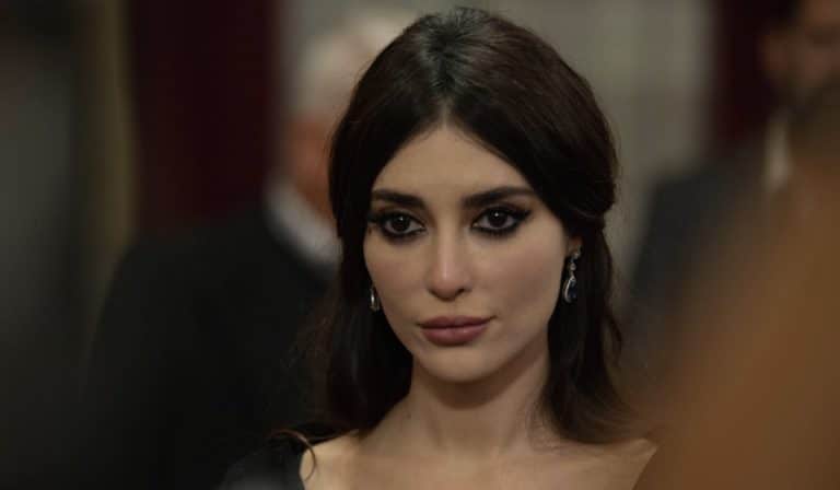 Melike Ipek Yalova La verita .jpg