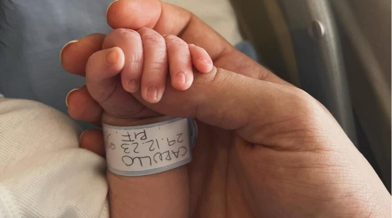Miriam Leone annuncia la nascita di Orlando Leone Carullo e ringrazia il marito Paolo e il personale dell’Humanitas 1 Miriam Leone annuncia la nasci.jpg