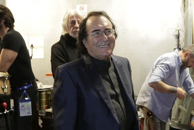 Natale 2023 Canale 5 riunisce.jpg