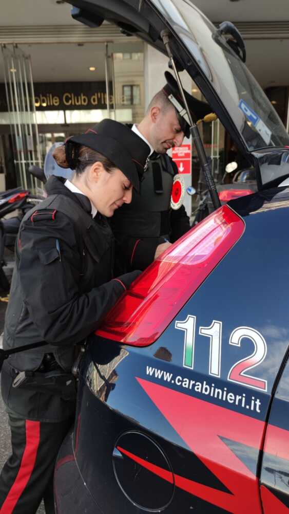 PIAZZA DANTE Controlli dei Carabinieri in zona Esquilino 2.jpg