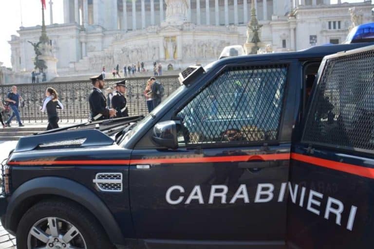 PROVINCIALE Controlli dei Carabinieri contro furti e borseggi nella Capitale 3.jpg