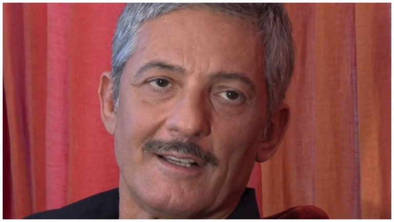 Rosario Fiorello: la sua storia inedita e intima 1 Rosario Fiorello la sua stori.jpg