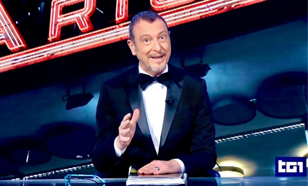 Sanremo 2024 Amadeus annuncia.jpg