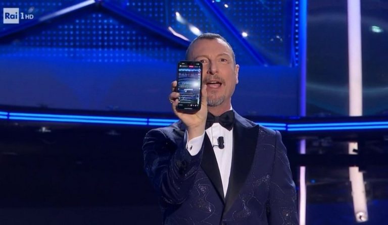 Sanremo 2025 Amadeus replaced.jpg