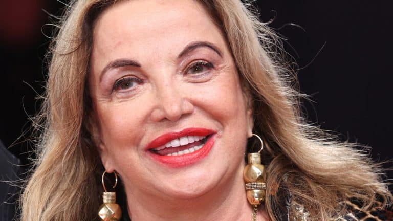 Simona Izzo Battaglia contro .jpg