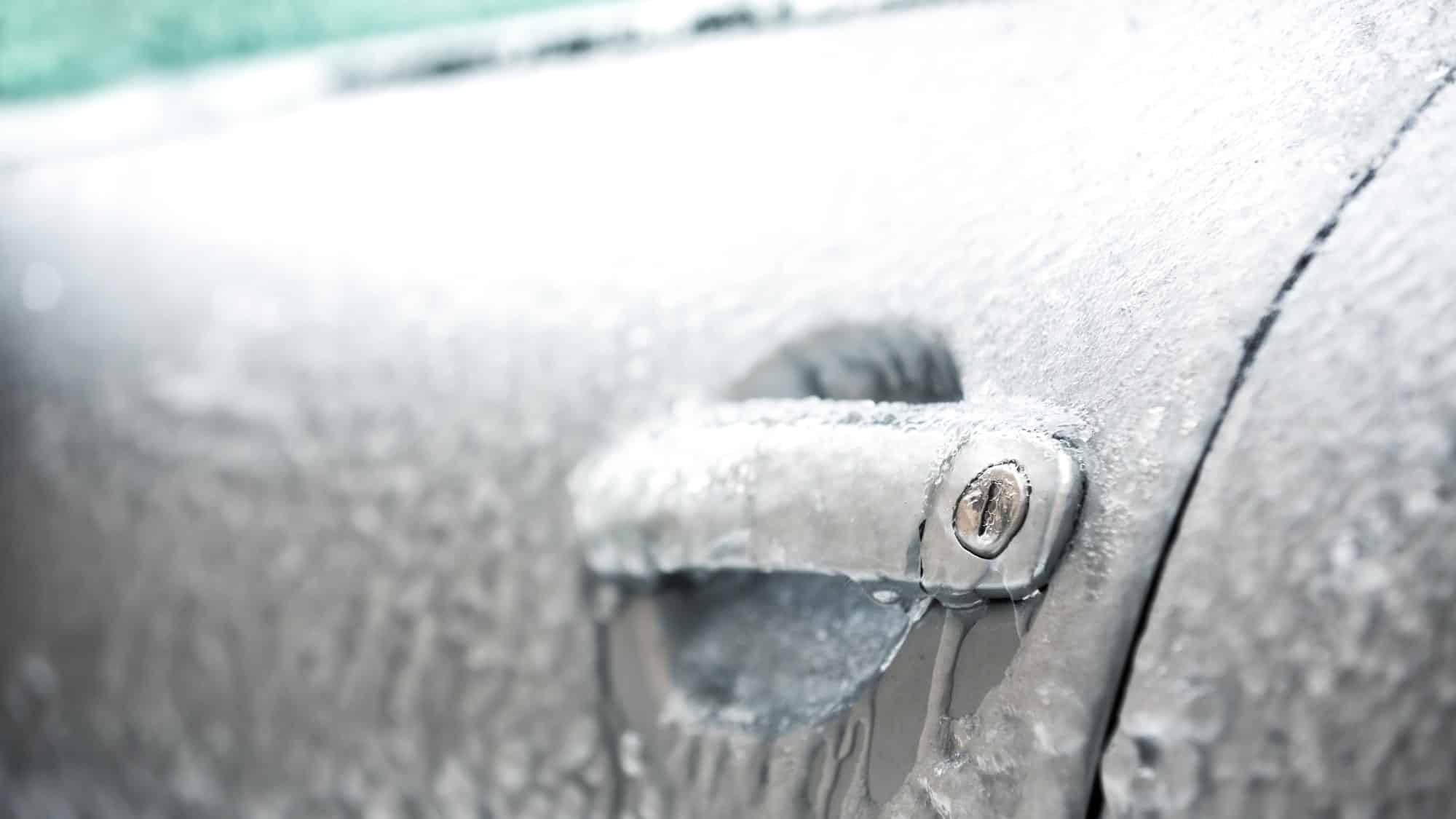 Sportello auto bloccato dal ghiaccio 1.jpg
