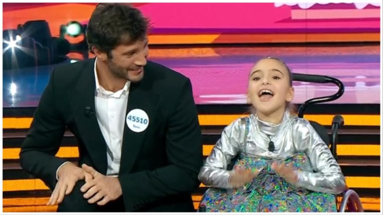 Stefano De Martino balla con u.jpg