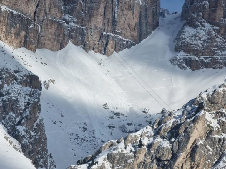 Valanga Forcella Pordoi uomo .jpg