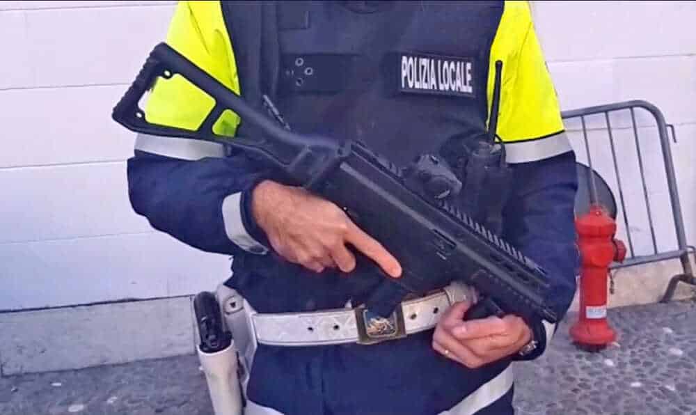 armi polizia locale municipale armamento 1.jpg