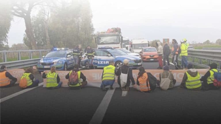 blocco stradale ultima generazione a12.jpg