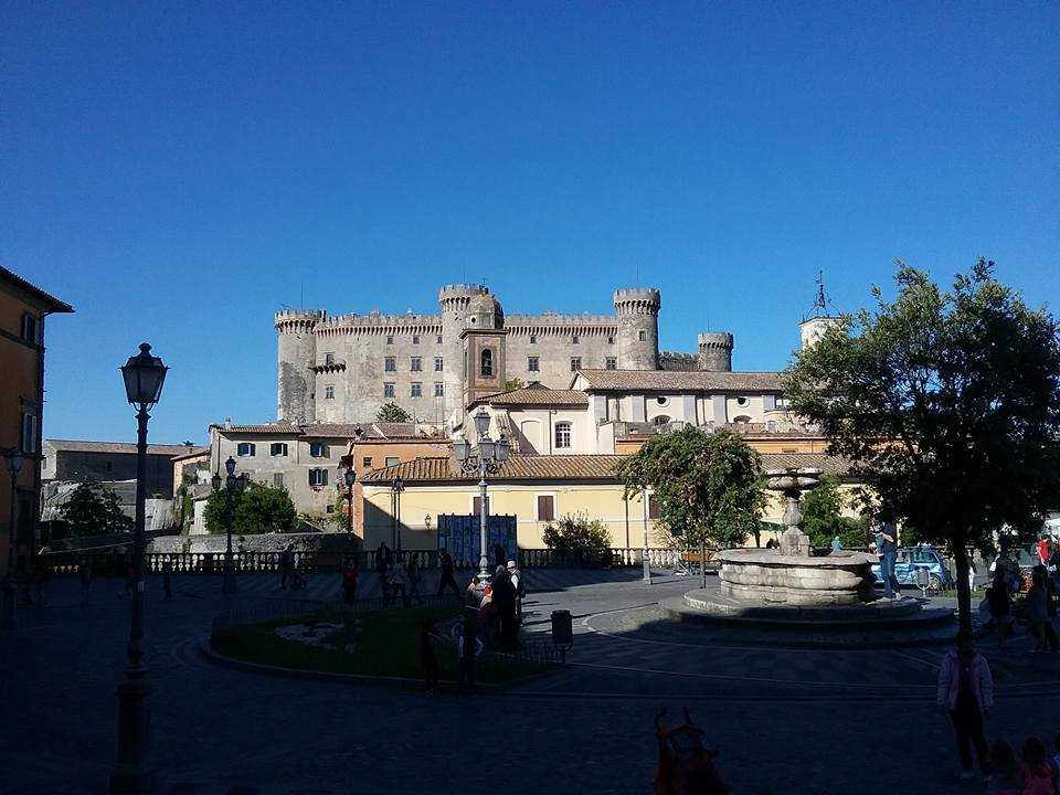 L’ultima “cartolina” dal centro di Bracciano 1 bracciano centro storico 2.jpg