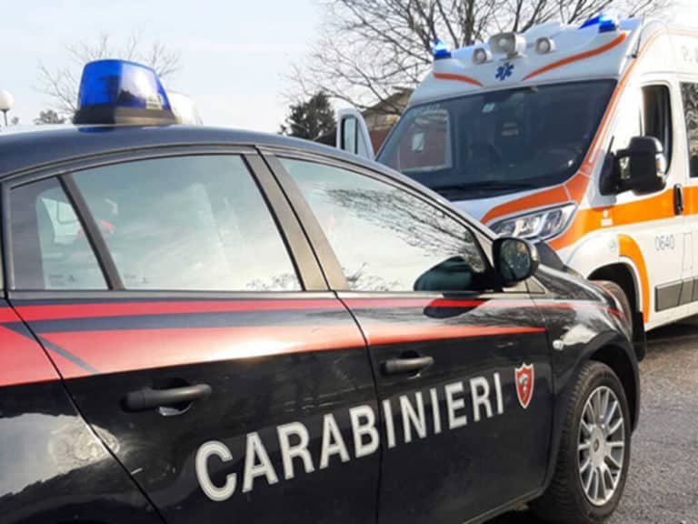 carabinieri ambulanza.jpg