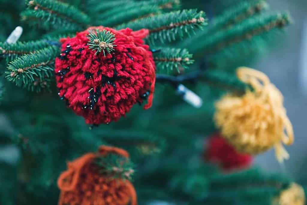 decorazioni pon pon natale.jpg
