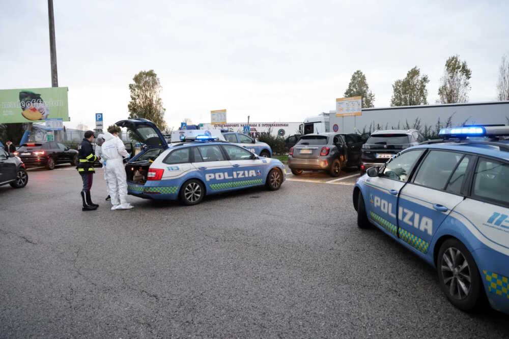 donna cerveteri accoltellata area servizio bisenzio est polizia stradale polstrada .jpg