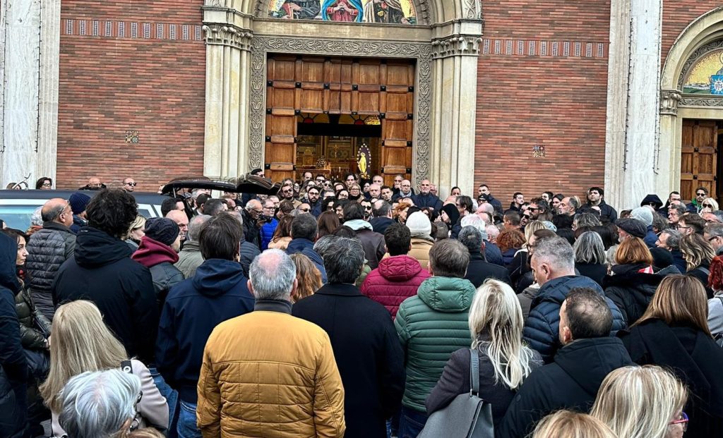 funerale Paolone.jpg
