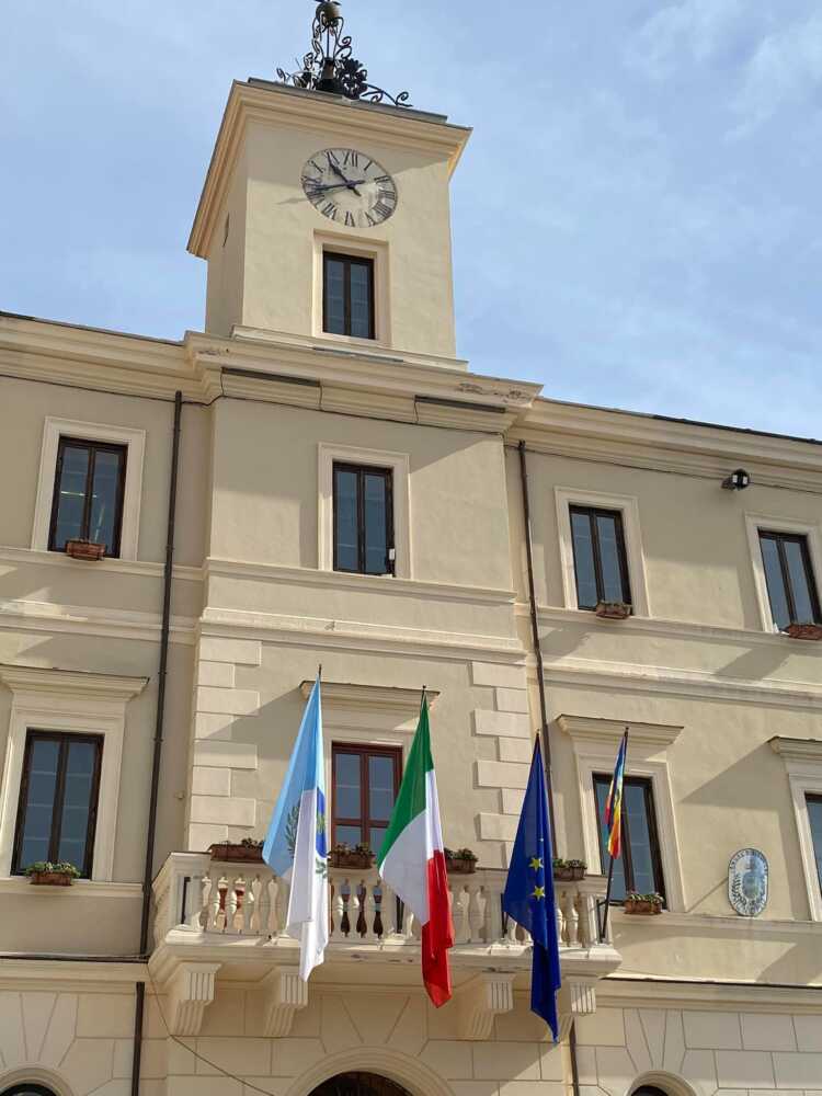 palazzo comunale allumiere.jpg