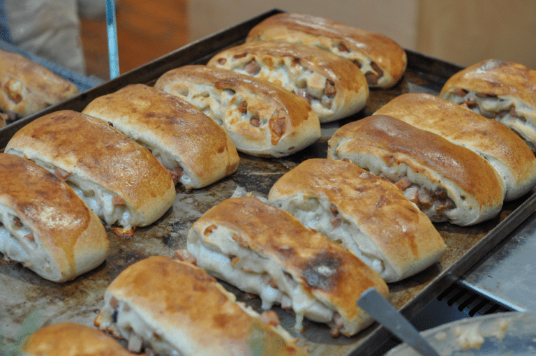 panini napoletani furbi pane e mortadella.png