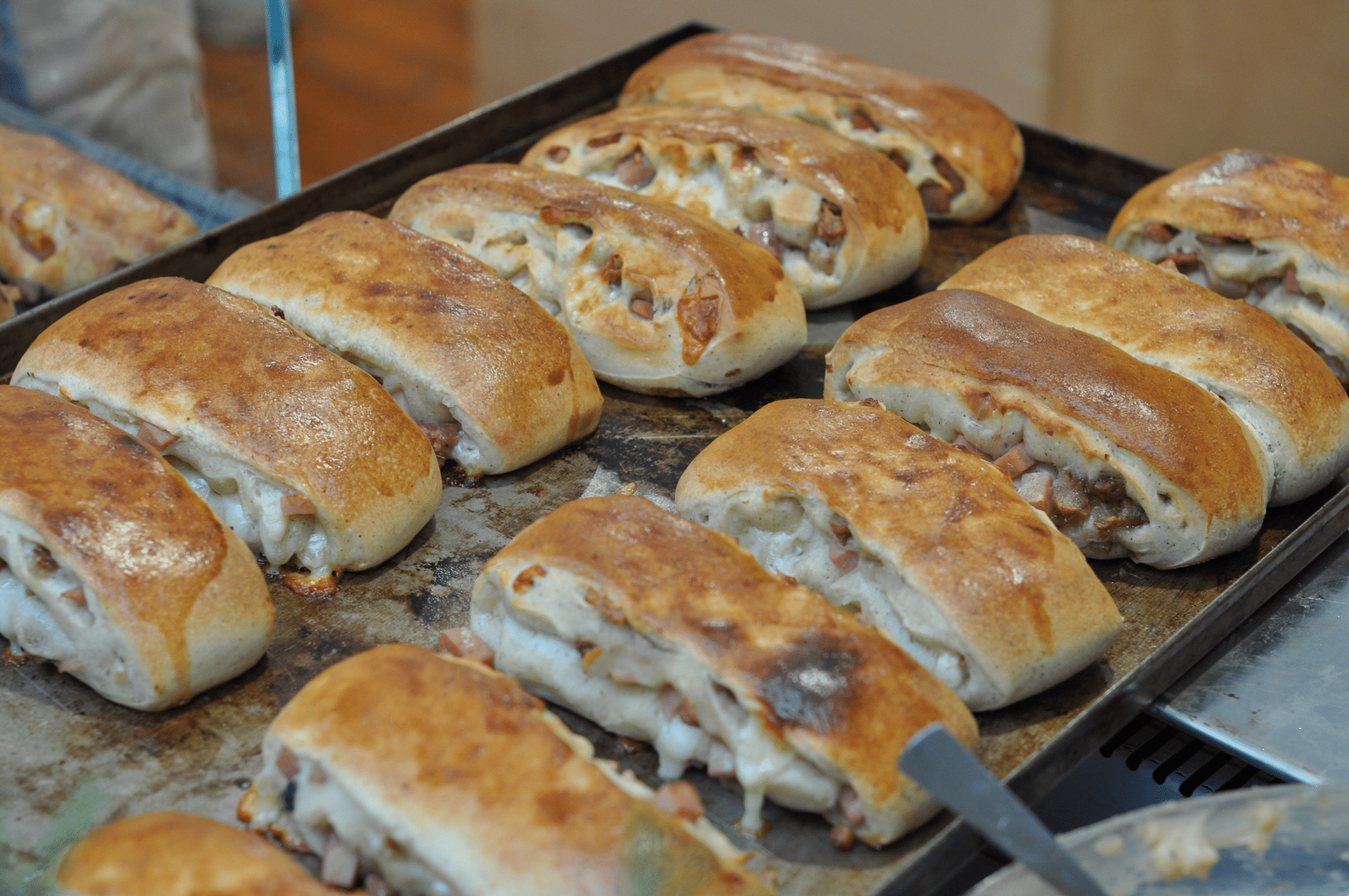 panini napoletani furbi pane e mortadella.png