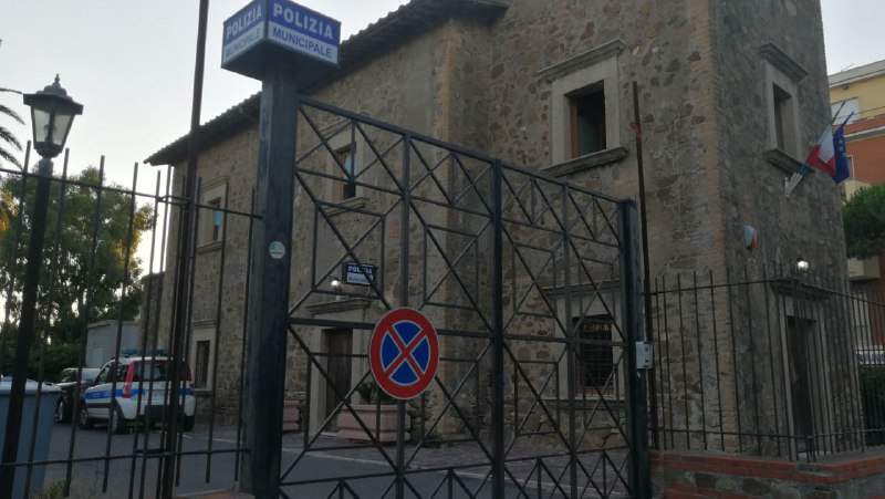 polizia locale snta marinella municipale 2.jpg