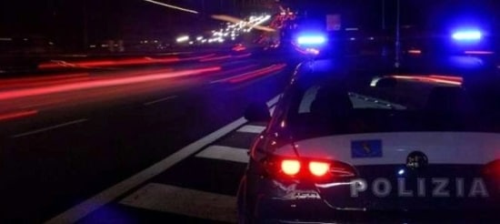 polizia stradale notte autostrada550h.jpg