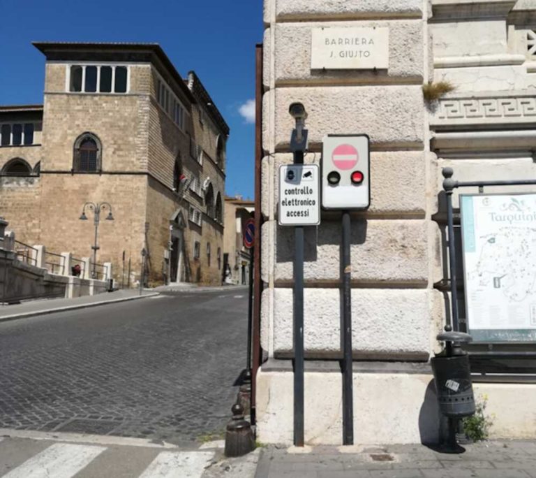 porta san giusto Tarquinia ztl 1.jpg