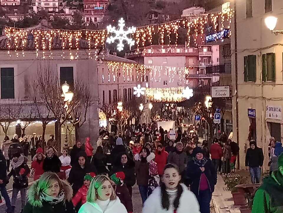 Ad Allumiere ancora un “Natale a km zero” 1 via roma natale allumiere.jpg