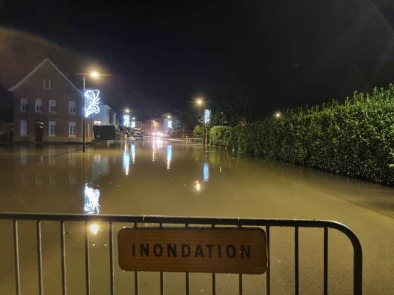 Alluvioni in Francia 300 evac.jpg