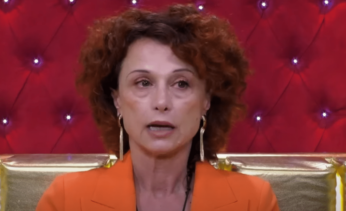 Beatrice Luzzi lascia il Grand.png