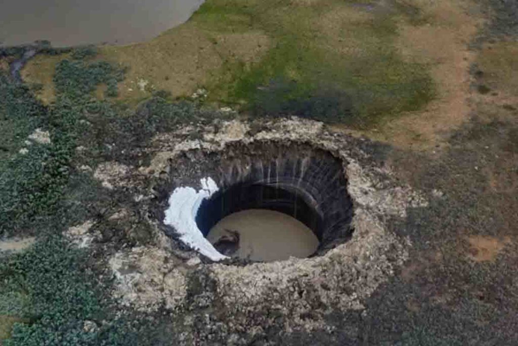 Crateri in Siberia.jpg