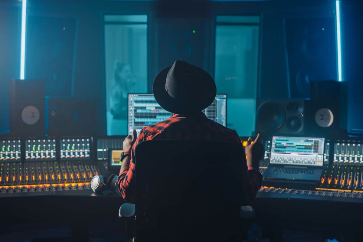 Federico Nardelli: il produttore di successo che ha lanciato Gazzelle e ha cambiato il sound di Ligabue 1 Federico Nardelli il produtto.jpg
