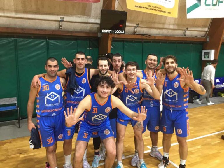 La Mistercucina Dinamo Ladispoli ha battuto in trasferta il Basket Bee Sermoneta per 93 98.jpg