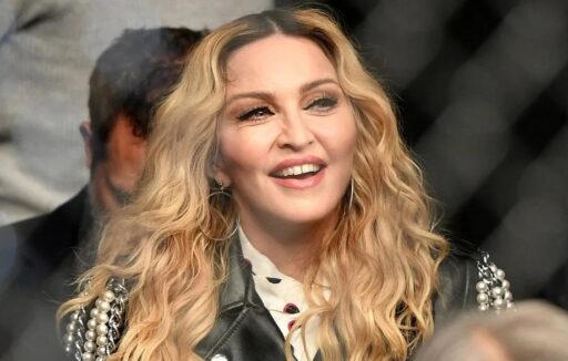 Madonna denunciata da fan per 512x326.jpg