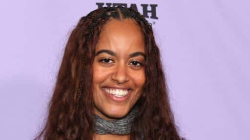 Malia Obama 25 anni debutta 512x288.jpg