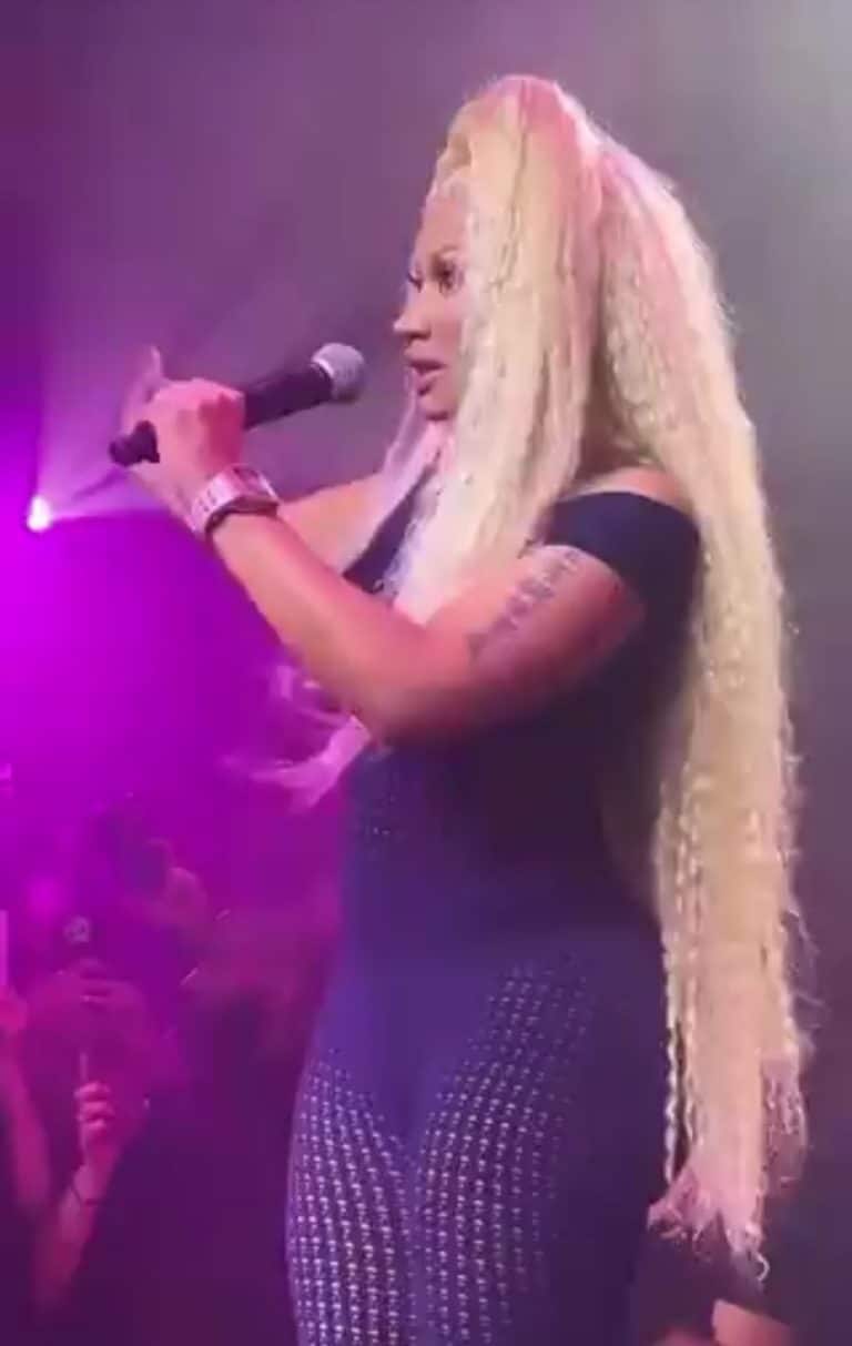 Nicki Minaj abbandona lesibiz.jpg