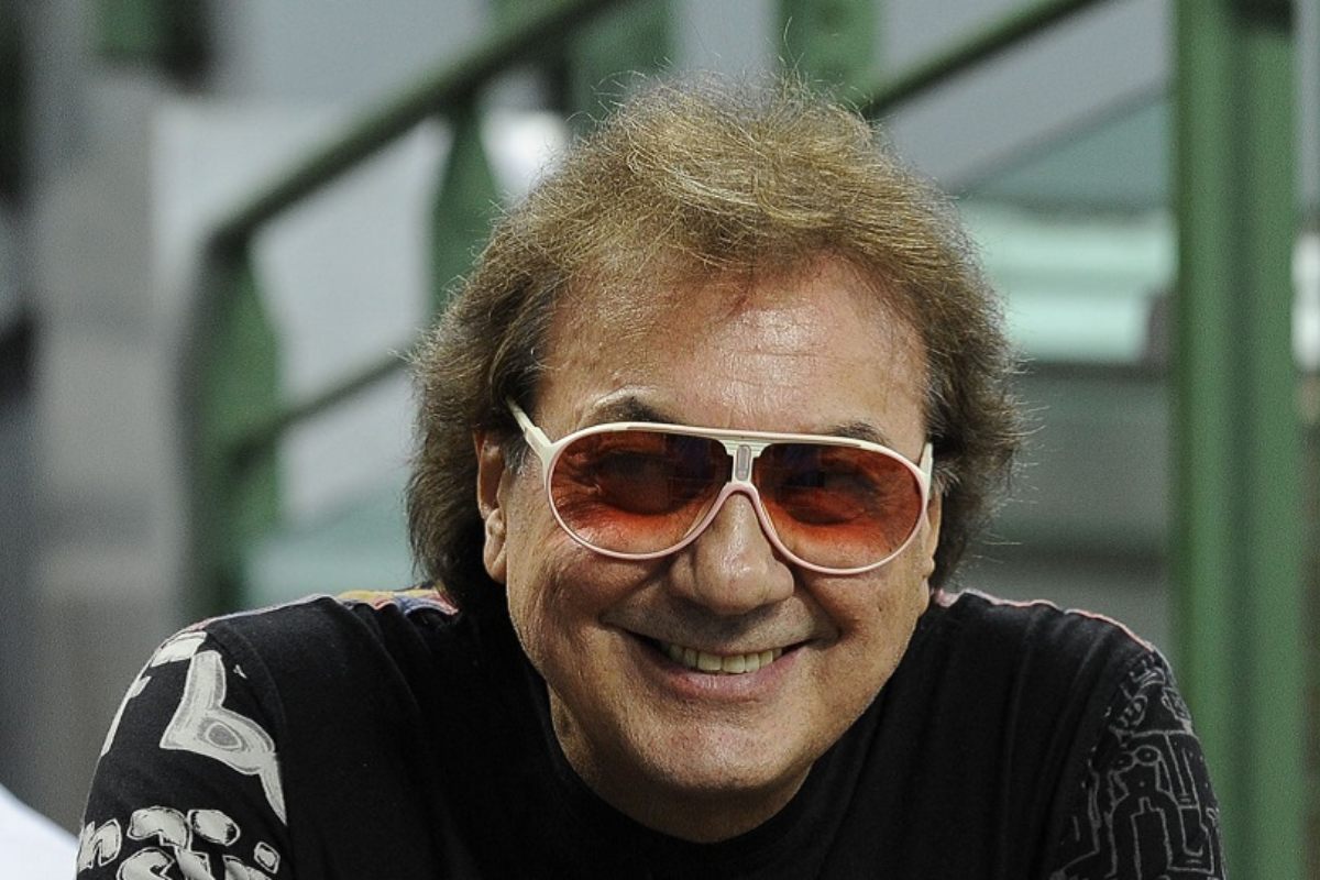 Tullio De Piscopo: il batterista napoletano che ha conquistato il mondo con le sue bacchette 1 Tullio De Piscopo il batteris.jpg