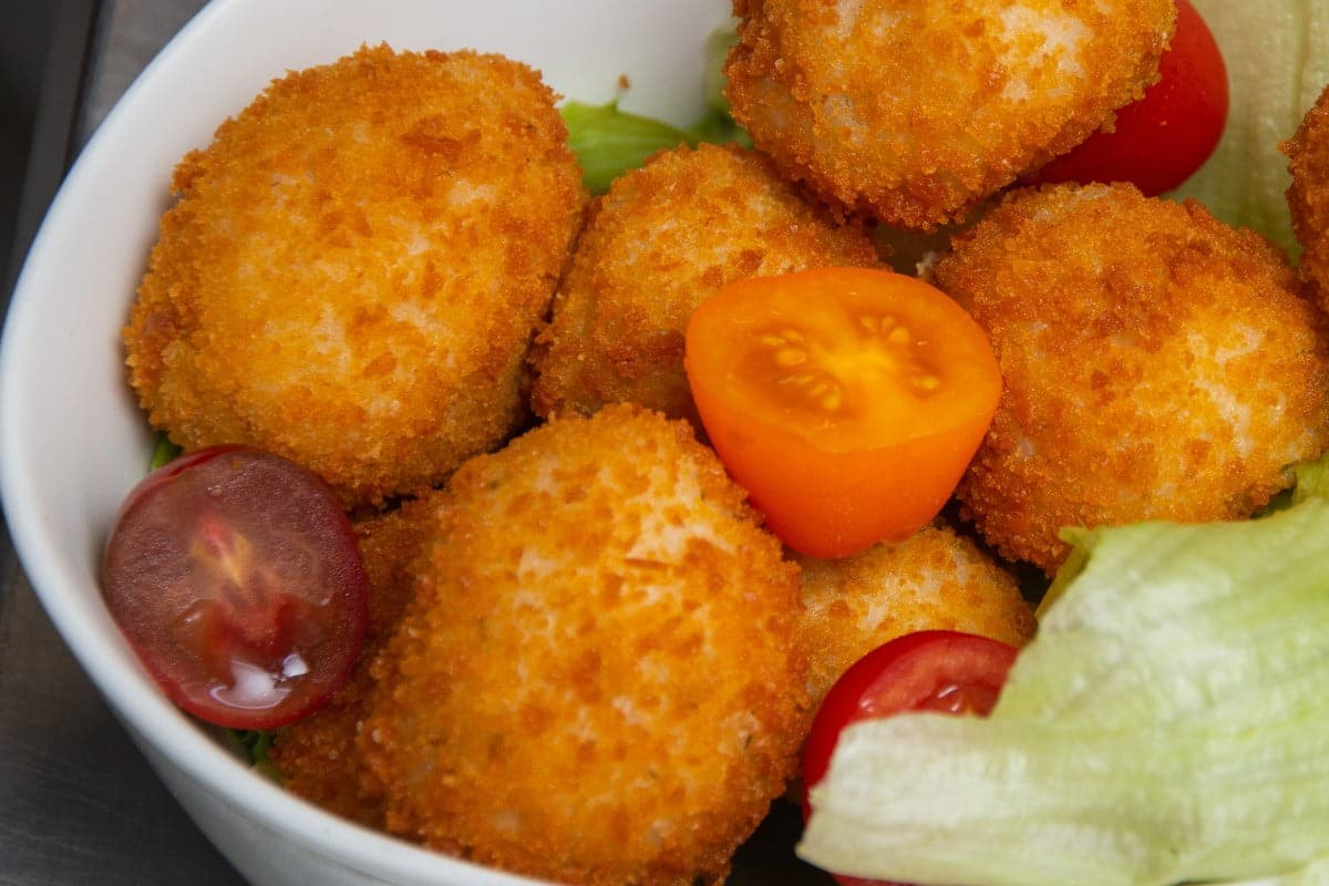 Uova alla monachina: sode, farcite, ripiene e fritte… una delizia napoletana 1 Uova monachina.jpg
