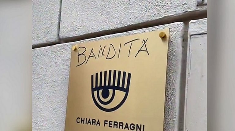 Vandalismo contro Chiara Ferra.jpg