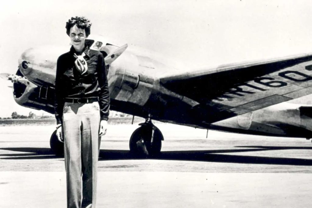 amelia earhat.jpg