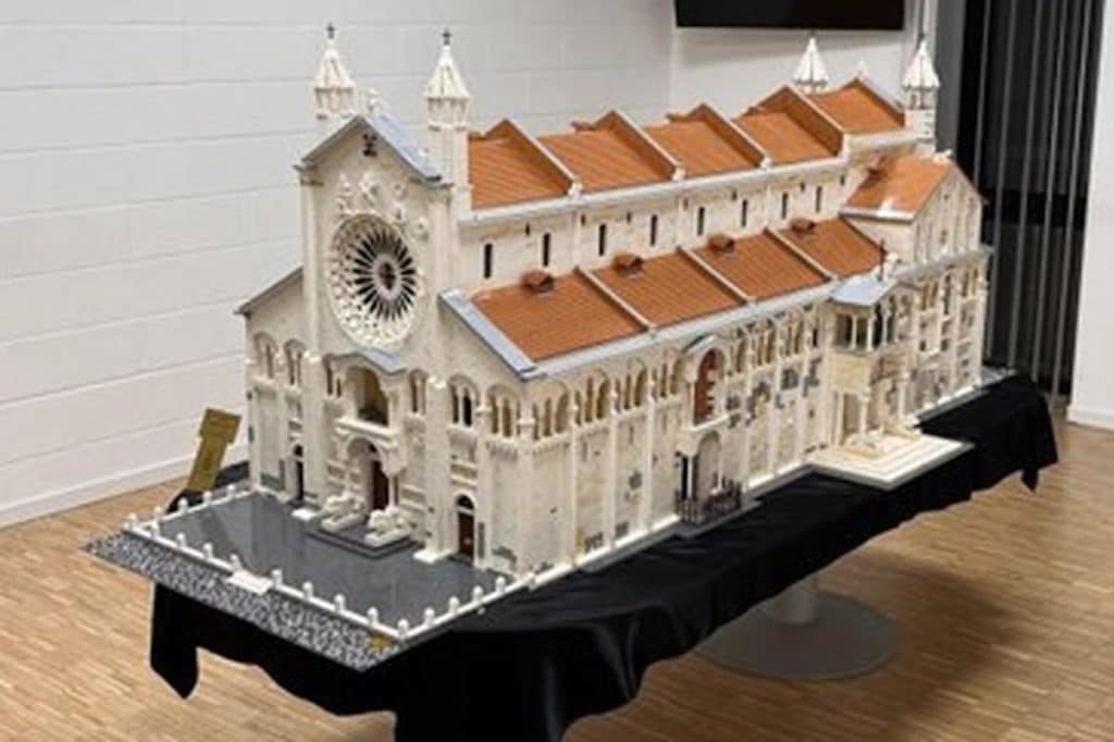 duomo modena lego.jpg