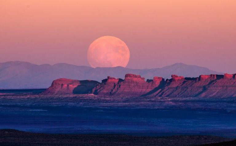 navajo moon m.jpg