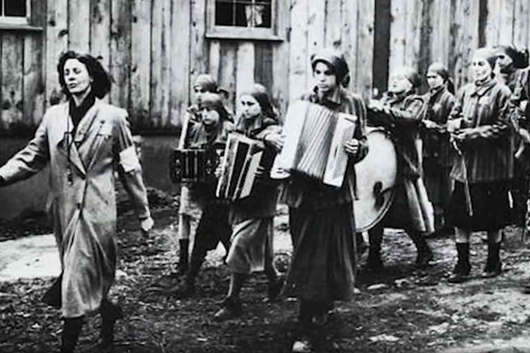orchestra femminile di Auschwitz.jpg